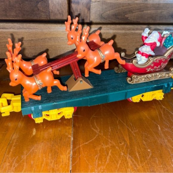 Vintage 1993 Toy State Santa Sleigh & Reindeer Train Set Car Replacement - Picture 3 of 10